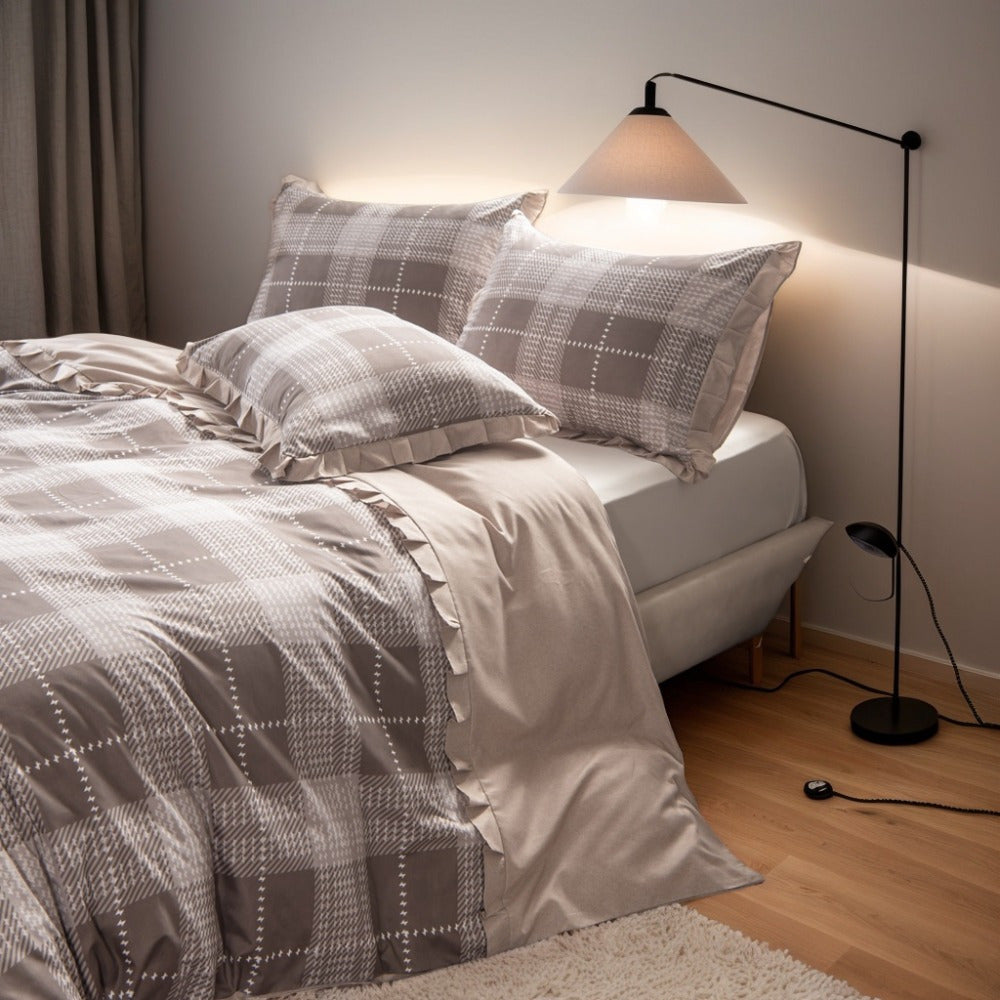 3pcs Ruffled Plaid Duvet Cover Set (1 Duvet Cover + 2 Pillowcases) Multi-color, Light Yellow\u002F Khaki\u002F Black\u002F Sky Blue\u002F Brown, Durable And Suitable for All Seasons, Machine Washable, (large\u002F Extra Large), Soft Fabrics to Create A Co