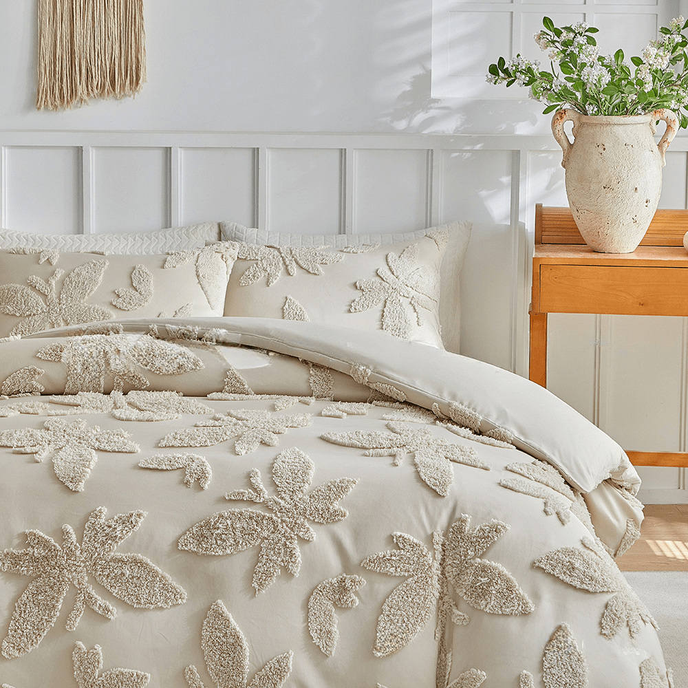 Tufted Leaf Pattern Bedroom Duvet Cover Three Piece Set Khaki Gray White Includes One Duvet Cover and Two Pillowcases with Zipper Closure and Corner Ties Warm Winter Bedding Ideal Christmas Gift