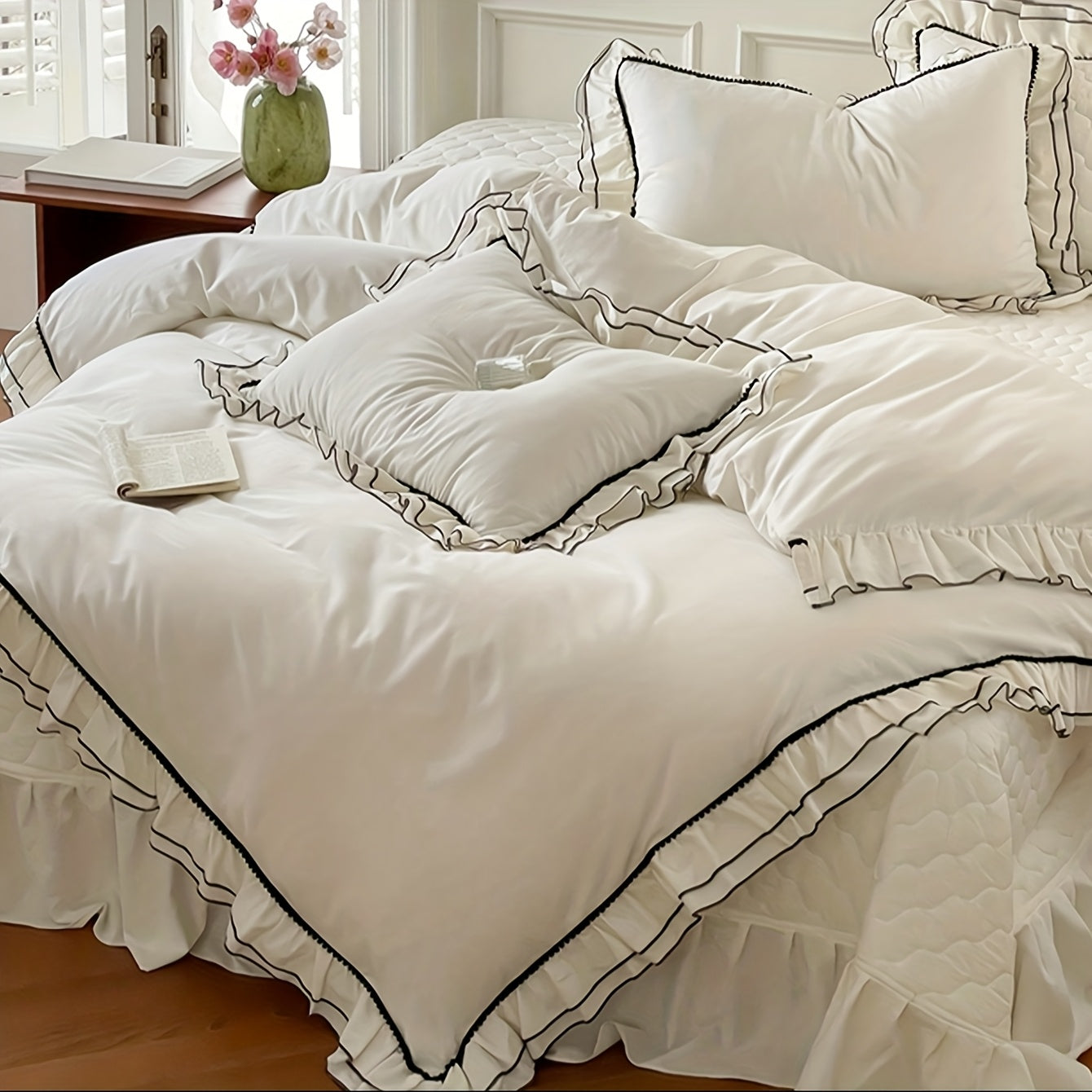 Three Piece Set Of Double-layer Lace with Small Balls, Dreamy, Simple, Light Beige Friendly And Comfortable Bedding (1 * Duvet Cover+2 * Pillowcase), Suitable for All Seasons In Bedrooms, Guest Bedrooms, Machine Washable And Can Be Used As A Gift