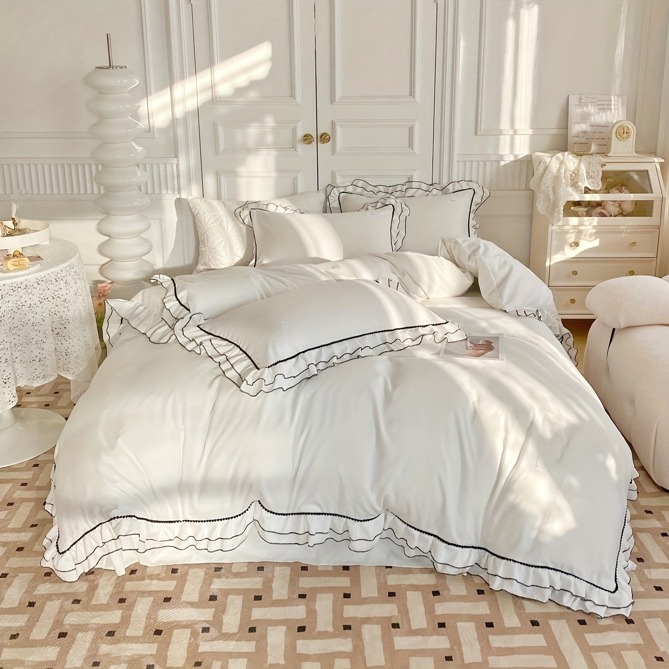 Three Piece Set Of Double-layer Lace with Small Balls, Dreamy, Simple, Light Beige Friendly And Comfortable Bedding (1 * Duvet Cover+2 * Pillowcase), Suitable for All Seasons In Bedrooms, Guest Bedrooms, Machine Washable And Can Be Used As A Gift